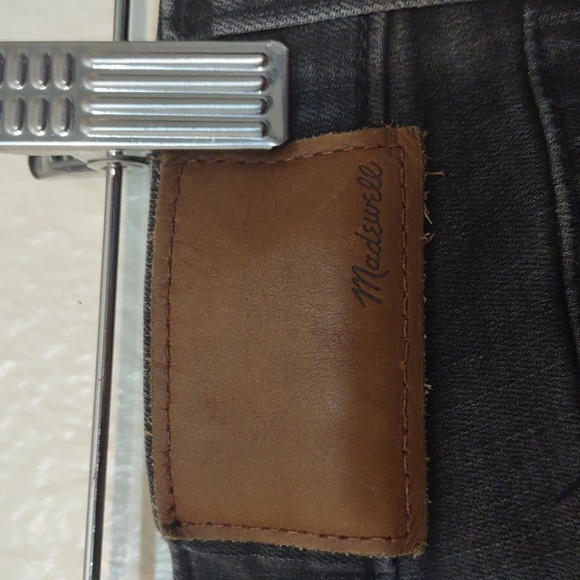 PRE OWNED MADEWELL SELF DISTRESSED JEANS HIGH RISE SKINNY - Picture 9 of 11